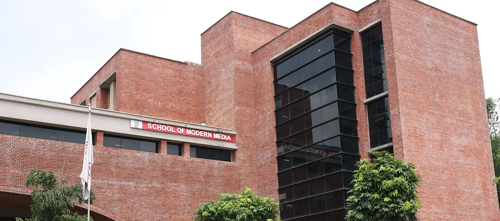 Take a Tour - School of Modern Media
