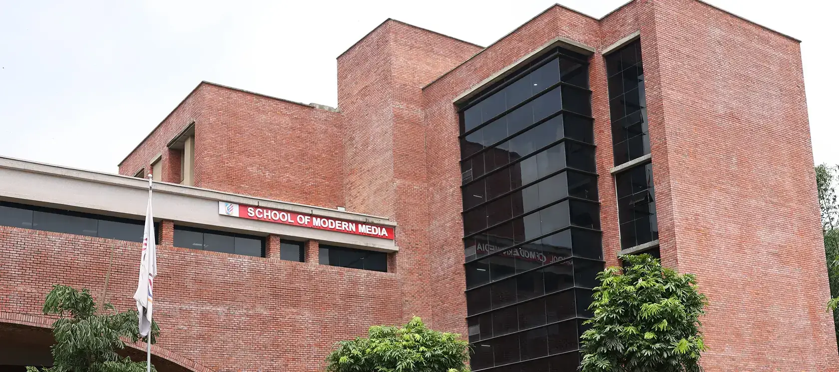 Take a Tour - School of Modern Media